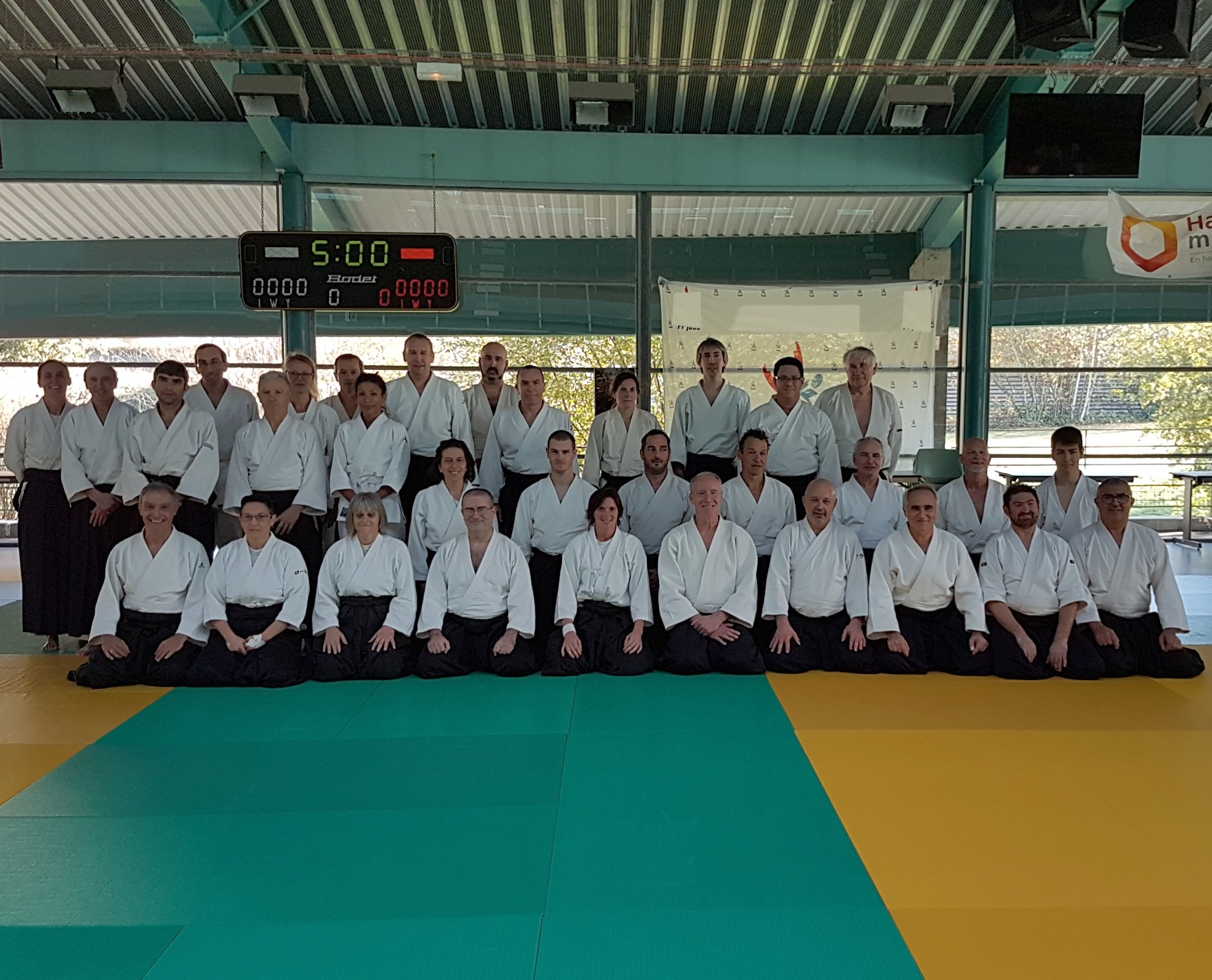 181118 Les stagiaires du matin autour d'Henri.jpg - 562,73 kB